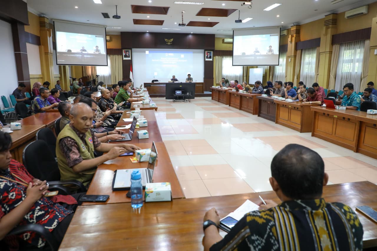 Rapat Koordinasi Satgas Penuntasan Sampah Jawa Tengah, Selasa (09/09) di Aula Kalpataru, Kantor Dinas Lingkungan Hidup dan Kehutanan Provinsi Jateng. (FOTO: Dok Istimewa)
