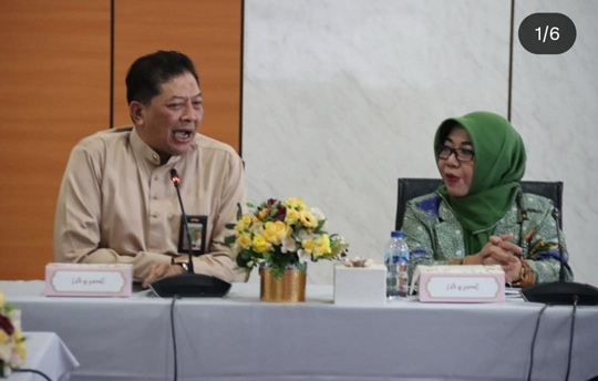 Ketua Komisi D DPRD Jateng Nur Saadah dan Suji Hartanto dari Dinas PU dan Penataan Ruang, Pertanahan Kep. Riau (Foto: Dok Humas)