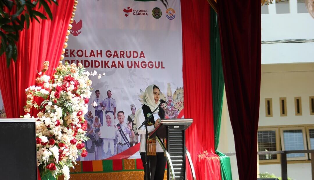 Isyana Bagoes Oka