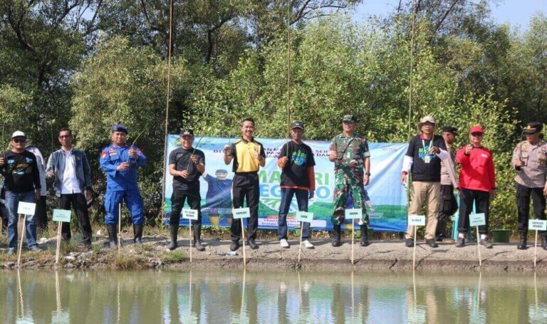 Polres Demak dan Pemkab Tanam 6.000 Bibit Mangrove Dukung Program “Mageri Segoro” Jateng