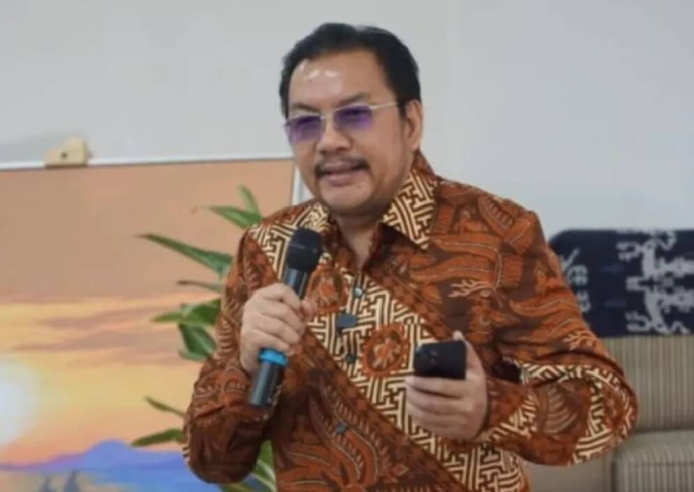 Denny Januar Ali