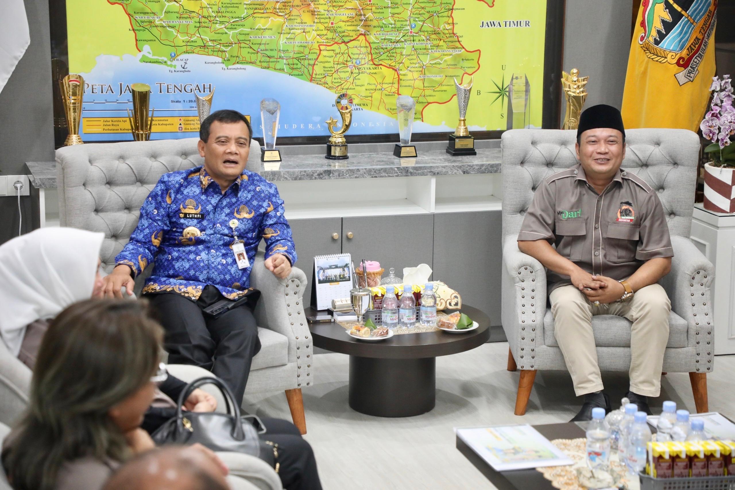 Gubernur Jawa Tengah, Ahmad Luthfi menerima audiensi pengurus Himpunan Tani Merdeka Jawa Tengah, di kantor Gubernur, Rabu (1/10). (FOTO: Dok Humas)