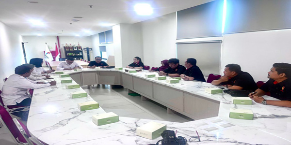 KONI Kota Semarang studi ke Kemenpora mempelajari sistem Pelatihan Pelatih Fisik Australia Strength & Conditioning Association (ASCA), Senin (27/10). (Foto Ist)