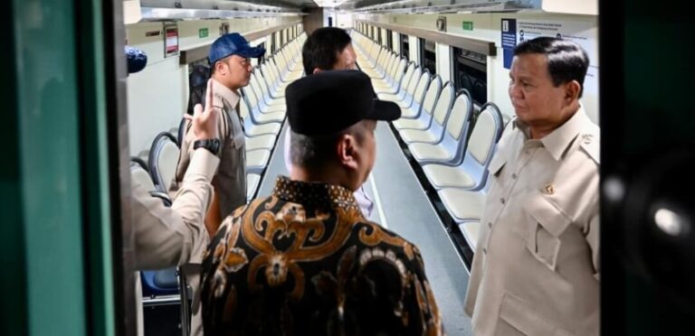 Kereta Khusus Petani dan Pedagang