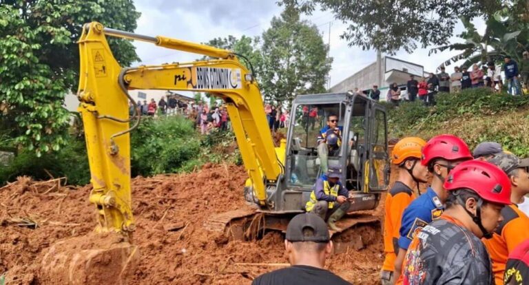 Pemprov Jateng Datangkan Tambahan Alat Berat di Lokasi Longsor Cibeunying Cilacap