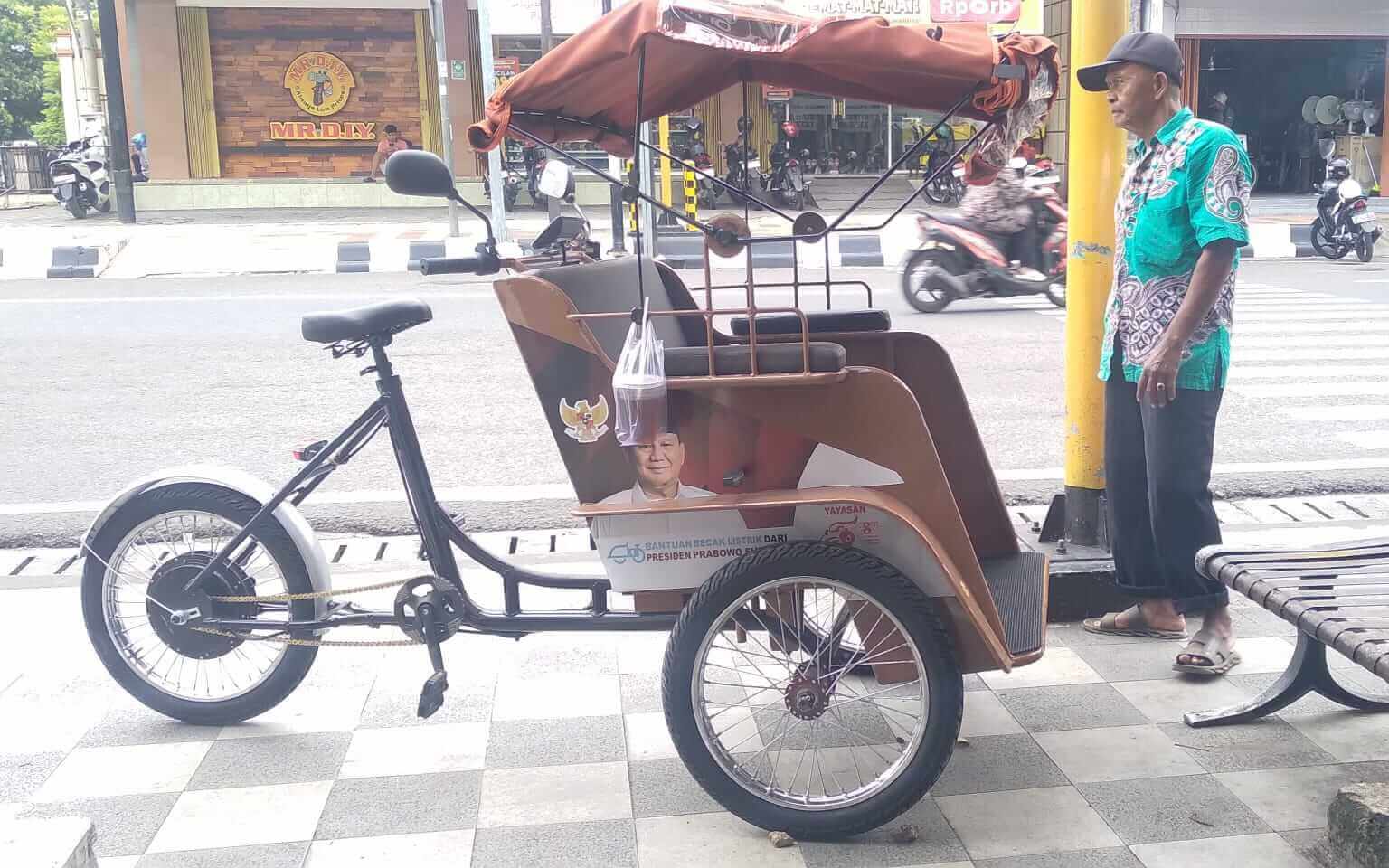 Penerima Becak Bantuan Prabowo