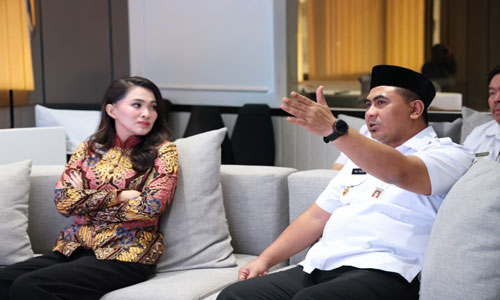 Gubernur Maluku Utara, Sherly Tjoanda dan Wakil Gubernur Jateng Taj Yasin Maimoen, di kantor Gubernur jalan Pahlawan, Rabu (19/11). [Foto: Dok Humas]