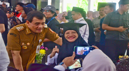 Gubernur dan Mensos Wisuda 1.000 Keluarga Graduasi Pemalang
