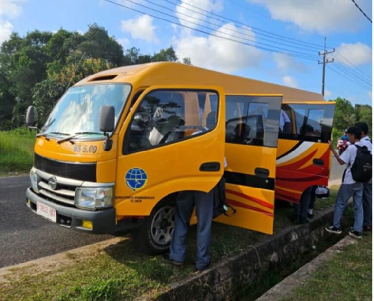 Bus Sekolah Gratis Kabupaten Belitung Timur
