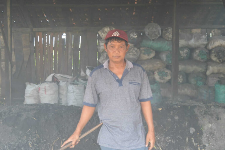 Pengusaha Arang Mugiyono