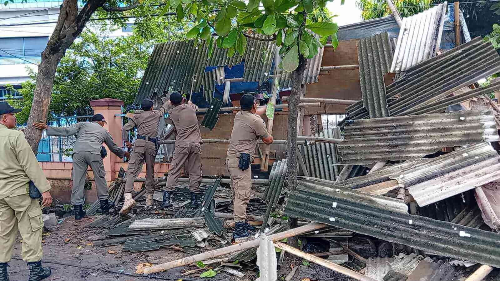 Penertiban Lapak PKL di Pasar Kobong Semarang 