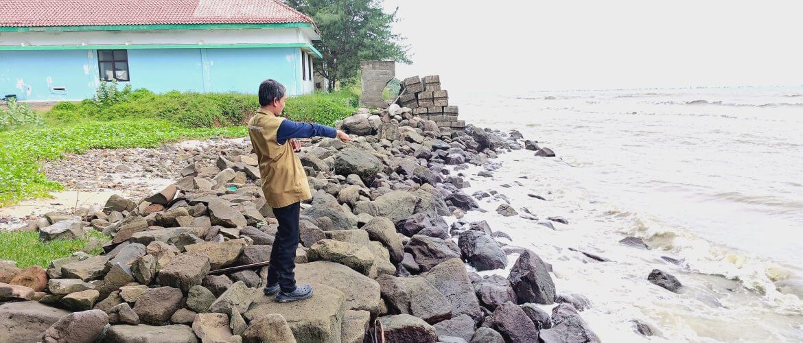 Abrasi Pantai Sarang
