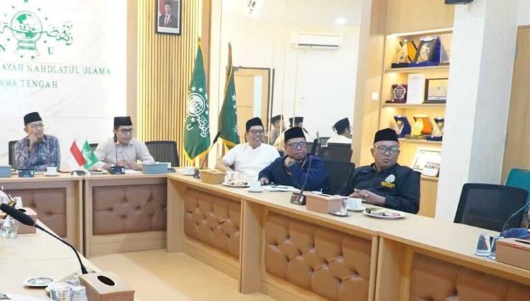 Rapat pantia peringatan seabad NU PWNU Jateng