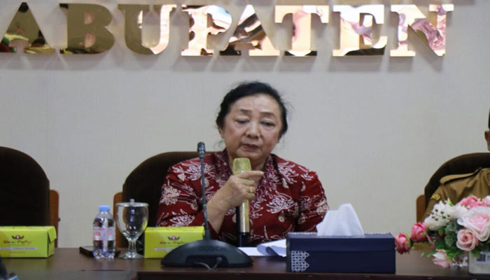 Ketua Komisi E DPRD Provinsi Jateng Messy Widiastuti berdiskusi dengan Dinas Pertanian & Ketahanan Pangan Kabupaten Brebes, Selasa (27/1). [Foto: Do0k Humas]