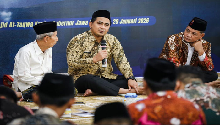 Kawal Penanganan Banjir di Pekalongan, Wagub Jateng Pastikan Fasilitas Pengungsi Harus Layak