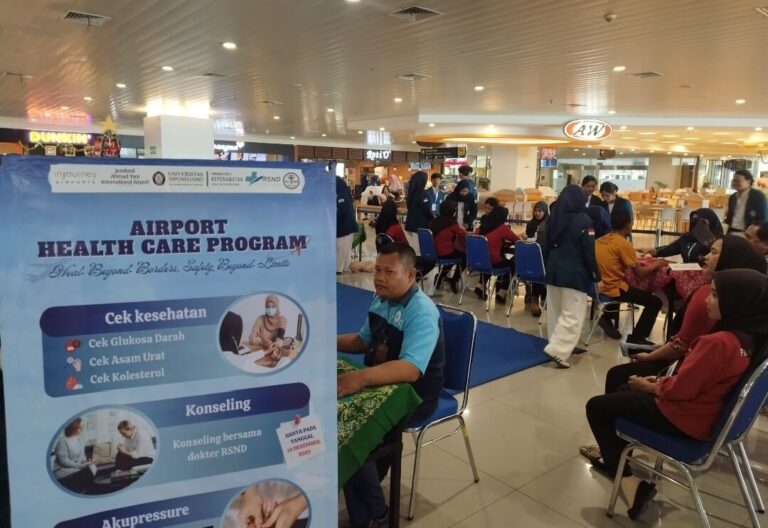 Layanan kesehatan gratis di Bandara Ahmad Yani Semarang