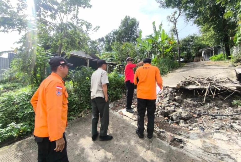 Bencana Tanah Bergerak di Semarang