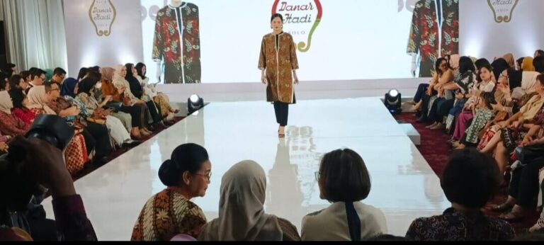 Batik Danar Hadi Fashion Show “Sekar Setaman”
