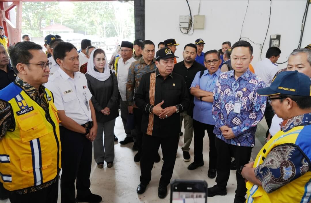 Lasarus Kunjungi Stasiun Semarang Tawang