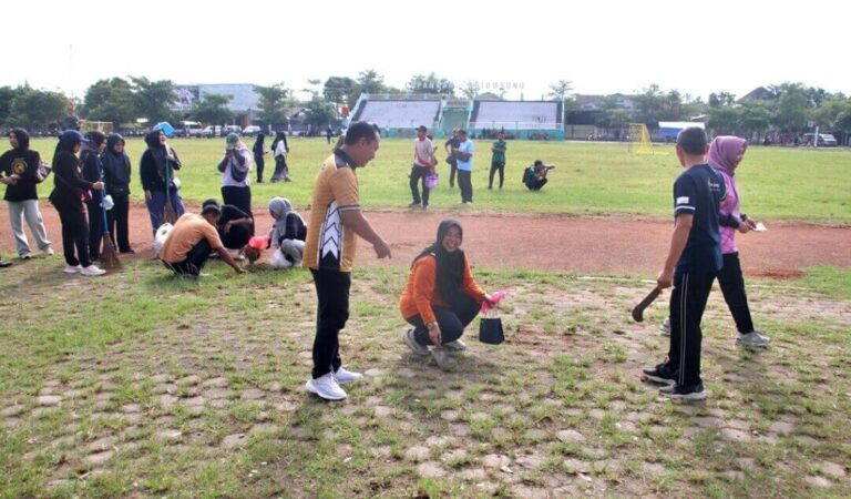 ASN Blora Kerja Bakti di Lapangan Kridosono