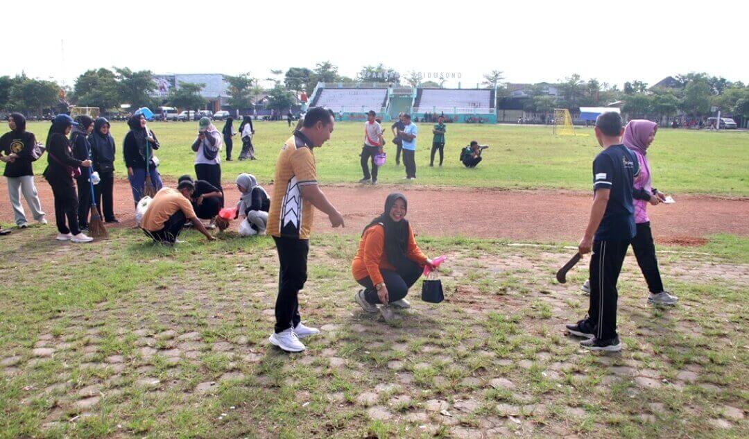 ASN Blora Kerja Bakti di Lapangan Kridosono