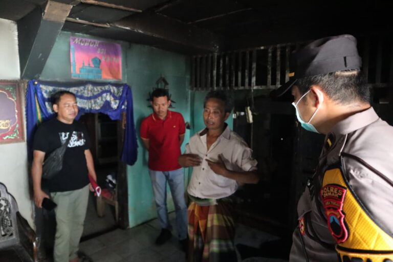 Kebakaran di Desa Babalan Wedung