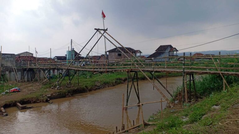 Jembatan Darurat Tambaksari Mangkang Wetan