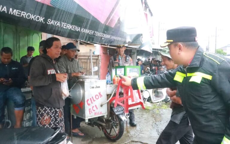 Eks Karyawan Sritex Gelar Doa Bersama