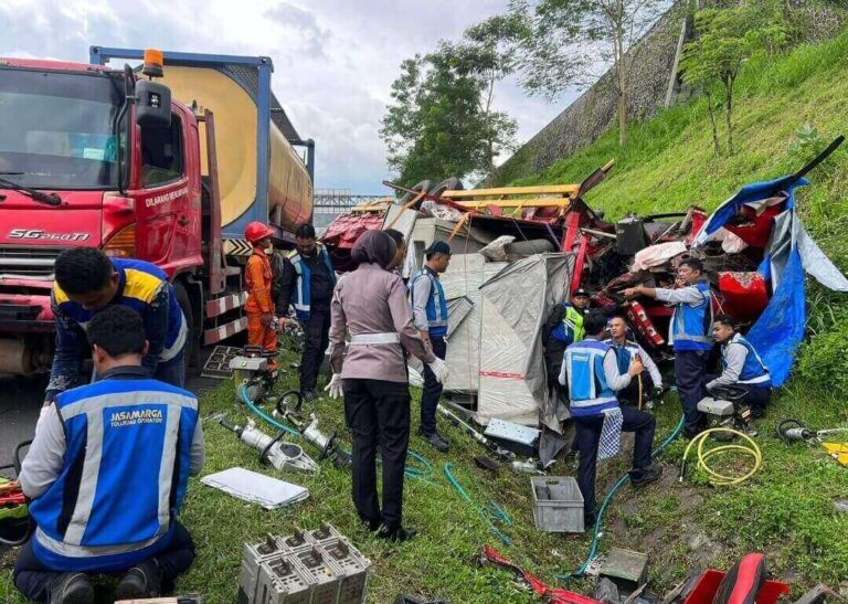 Kecelakaan Beruntun di Tol Semarang–Solo