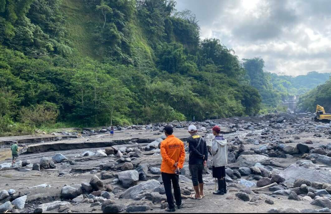 Pencarian Korban Banjir Lahar Dingin Merapi