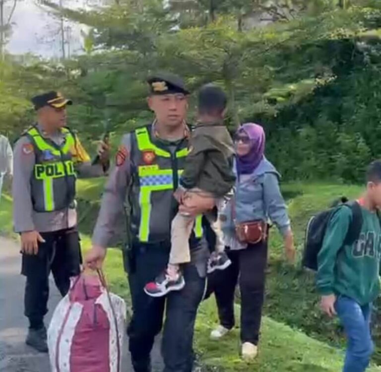 Pemudik Salah Turun di Tol Semarang–Solo