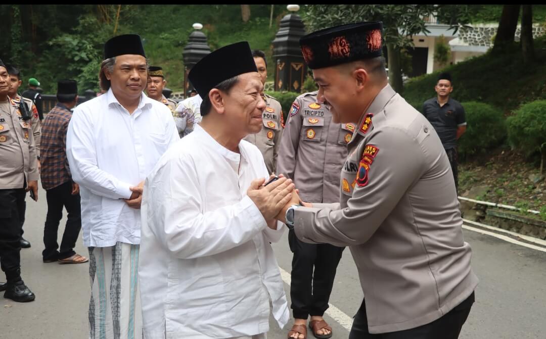 Kapolres Demak Silaturahmi ke Ulama