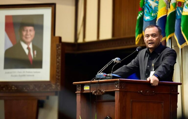 Gubernur Ahmad Luthfi