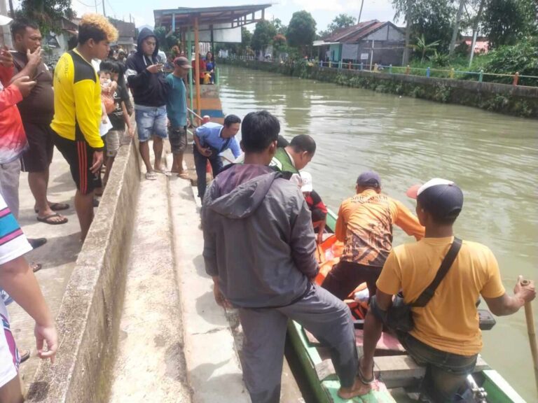 Tenggelam di Rawa Pening