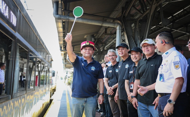 Ahmad Luthfi Lepas Mudik Gratis via Kereta, 648 Perantau Pulang ke Jateng