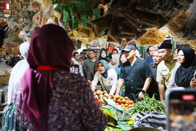 Jelang Lebaran Gubernur Luthfi Sidak Pasar Bunder Sragen: Harga Bahan Pokok Stabil, Stok Aman