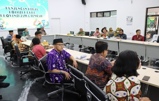 Komisi E: Tenaga Kerja Informal Perlu Dilindungi