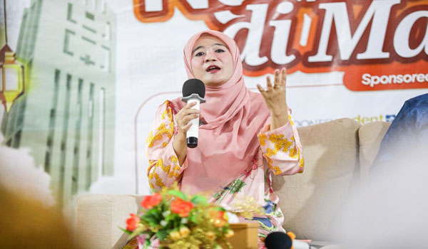 Isi Kuliah Ramadan di UNS, Mahasiswa Belajar Kepemimpinan Nabi dari Wagub Taj Yasin dan Ning Nawal