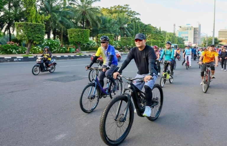 Gubernur Luthfi gowes