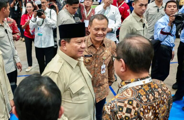 Prabowo Puji Langkah Gubernur Luthfi Pesan Bus Listrik