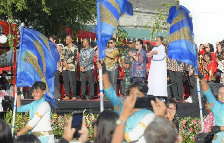 Karnaval Paskah di Semarang