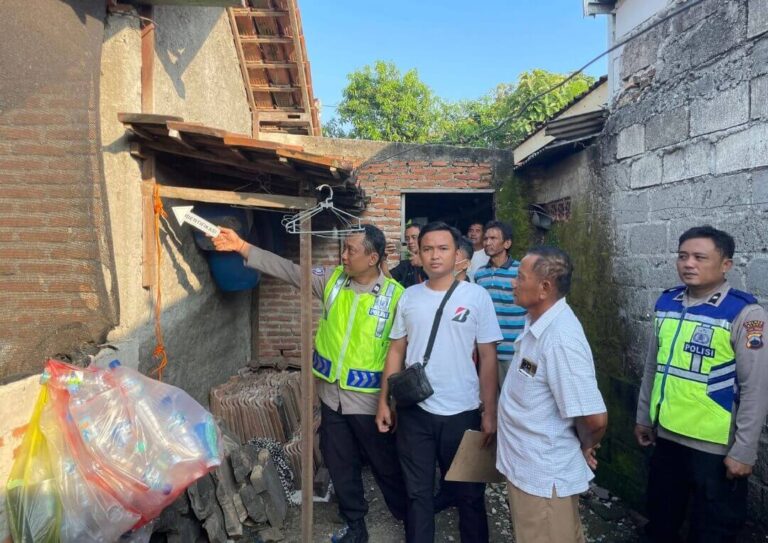 Wanita di Tempellemahbang Gantung Diri