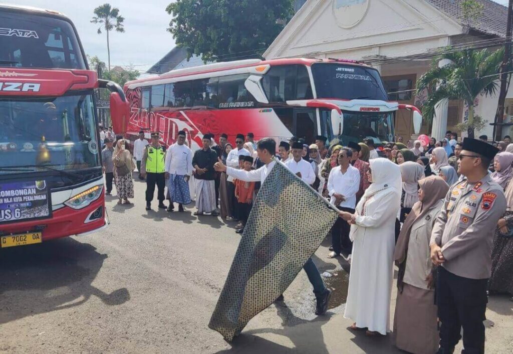 Pemberangkatan Calhaj Kota Pekalongan