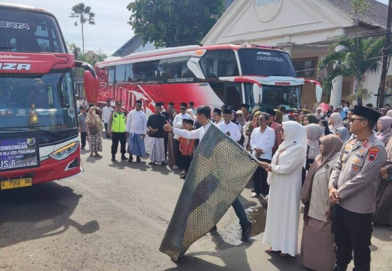 Pemberangkatan Calhaj Kota Pekalongan