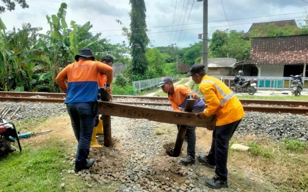Penutupan perlintasan sebidang