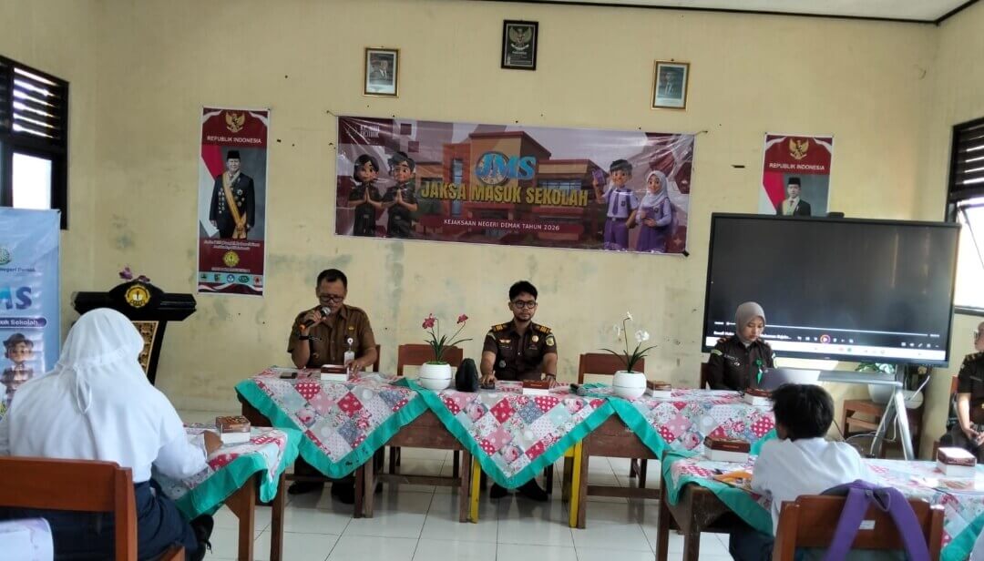 Jaksa Masuk Sekolah di SMPN 2 Karangtengah