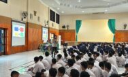 Polisi Sosialisasikan Pemanfaatan AI di SMKN 3 Pekalongan 