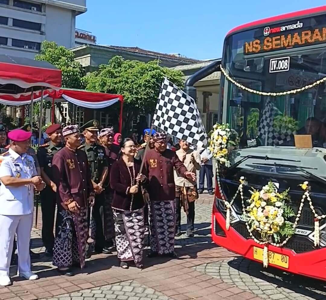 Pelepasan unit bus baru Trans Semarang