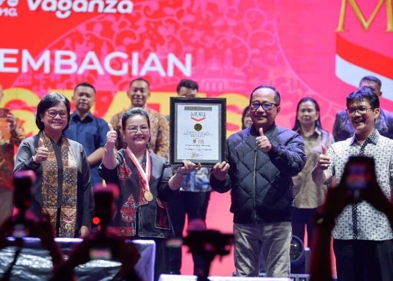 Penyerahan Rekor MURI Lumpiavaganza