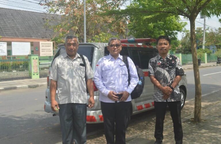 Petugas penyelenggara haji dari Kantor Kementerian Haji dan Umroh Kabupaten Blora